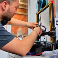 Reparador de máquinas impresoras 3D
